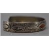 Image 5 : NATIVE AMERICAN NAVAJO SILVER BRACELET SIGNED WITH E