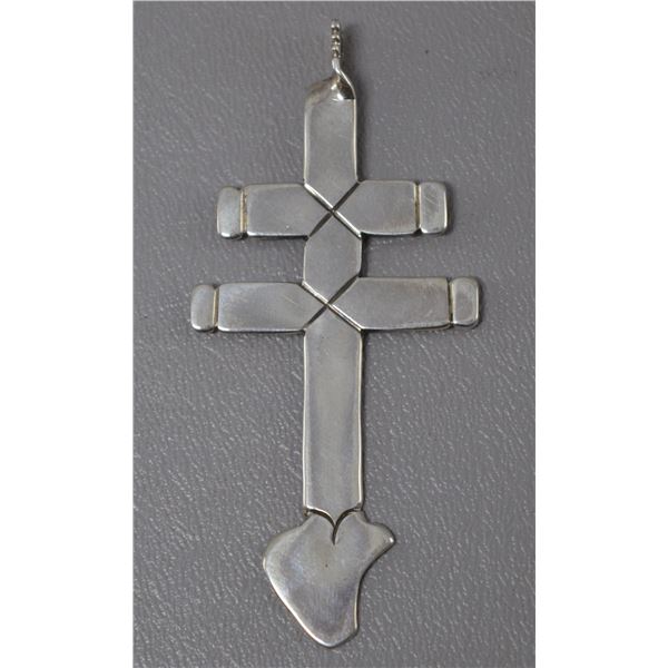 NATIVE AMERICAN NAVAJO SILVER PENDANT