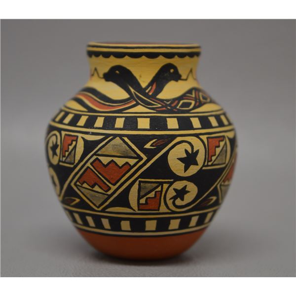 NATIVE AMERICAN CHEMEHUEVI MINITURE POTTERY VASE BY NIADI WILDFLOWER
