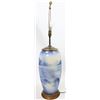 Image 8 : Blue & White Porcelain Lamp