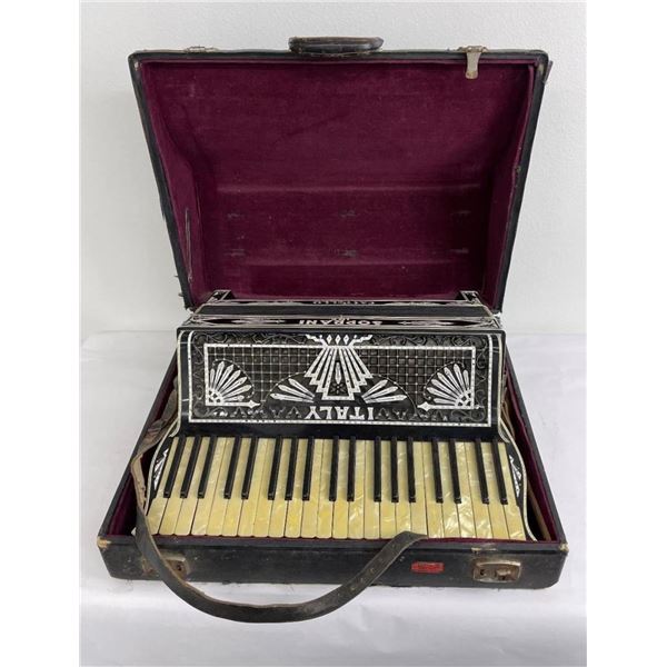 Castello Soprani Accordion in Case