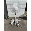 Image 1 : 3 fans