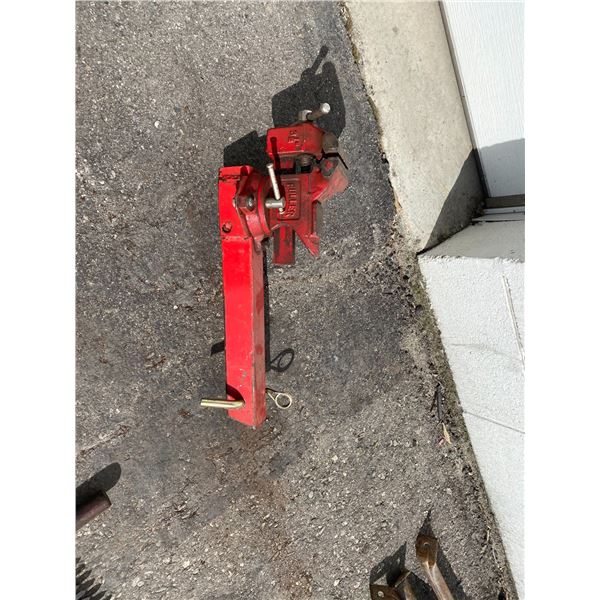 Vice on hitch hook up