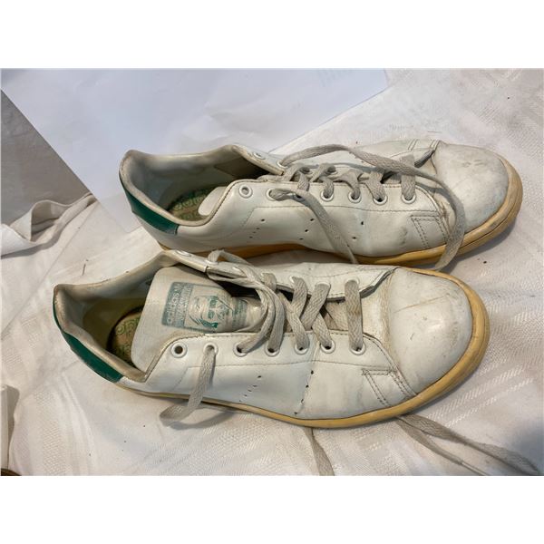 Vintage Adidas shoes worn size 8-9