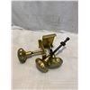 Image 1 : 3 door knobs