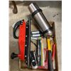 Image 1 : Thermos, tools, air chisel set