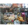 Image 1 : Shelf Lot of Vintage Vanity Items