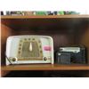 Image 1 : 3 Vintage Radios - 1 Mantle & 2 Transistor