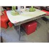 Image 1 : Mid-Century Arborite Kitchen Table
