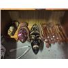 Image 1 : Shelf Lot of 13 Assorted African Figurines
