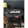 Image 1 : Vintage Underwood Manual Typewriter