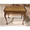 Image 1 : OXFORD QUEEN ANNE STYLE TEA TABLE