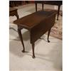 Image 2 : KITTINGER QUEEN ANNE STYLE DROP-LEAF TABLE