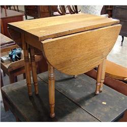 OAK CHILD’S DININGROOM TABLE