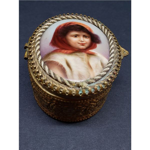 FRENCH HANDPAINTED PORCELAIN BOX
