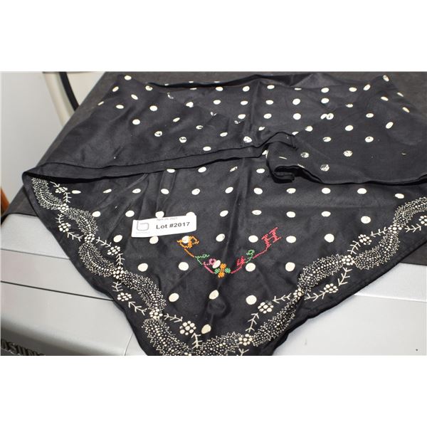 1949 HUTTERITE SCARF