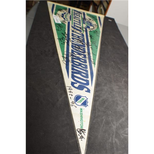 SPORTS PENNANT HOCKEY 1995 SEATTLE THUNDERBIRDS   SIGNED