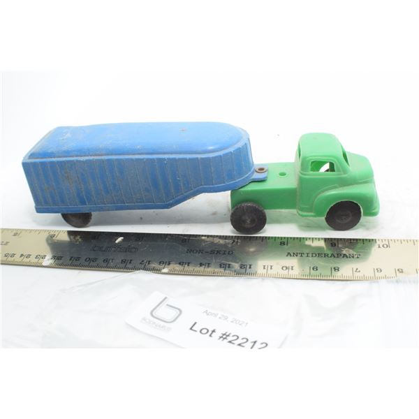 PLASTIC   TRUCK AND TRAILER TOY