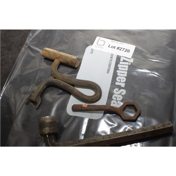 TOOL TO TIGHTEN SCYTHE BLADE ETC