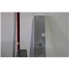 Image 3 : Double Rod Garment Rack and Floor Cleaner