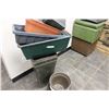 Image 1 : 14 Planters Plastic
