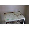 Image 4 : Small Metal Shelf Table