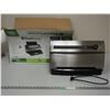 Image 1 : Food Saver Vacuum Sealer (Turns On, Presume It's Working)