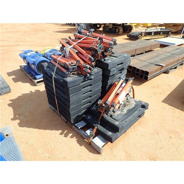 1 pallet traffic stand w/drop legs and base