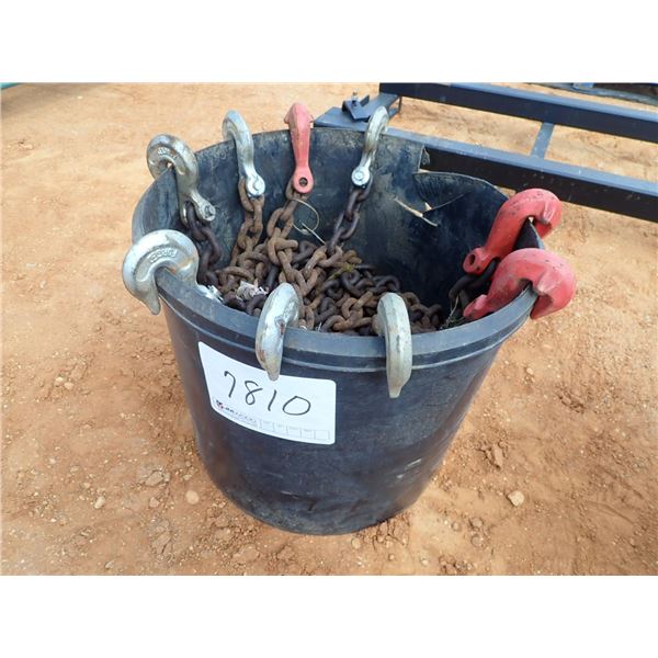 (1) tub of chain hooks
