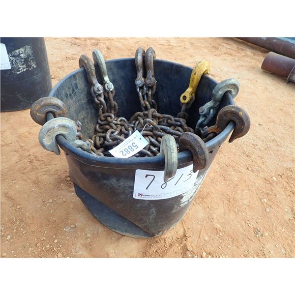 (1) tub of chain hooks