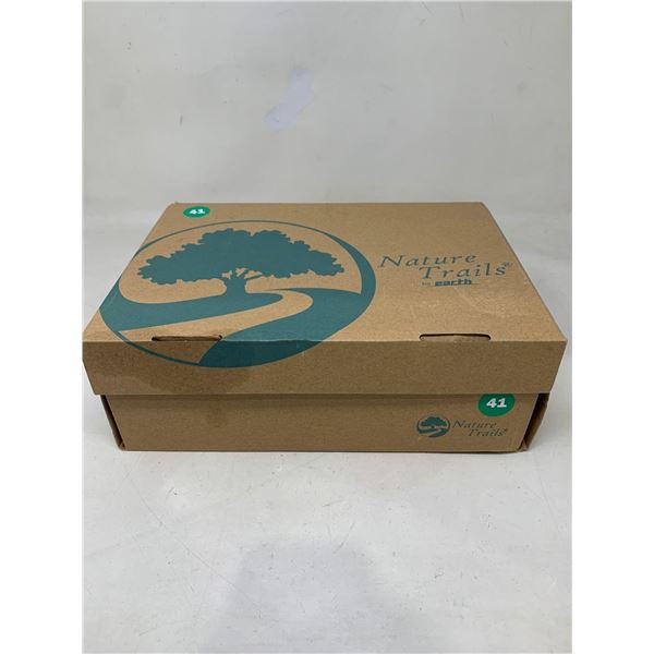 Nature Trails Ladies Size 41 Shoes