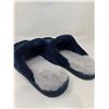 Image 1 : Nuknuuk Size 10 SlippersÂ 
