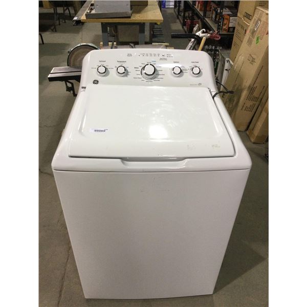GE Top Load Electric Washer - Model: GTW460BMM0WW - FREIGHT CLAIM SOLD AS IS