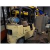 Image 2 : YALE Forklift 5000lbs (3 mâts) with side shift