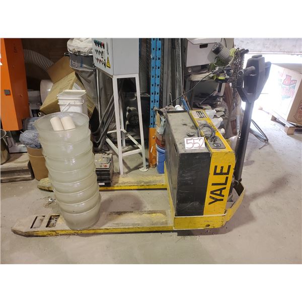 Yale pallet Truck