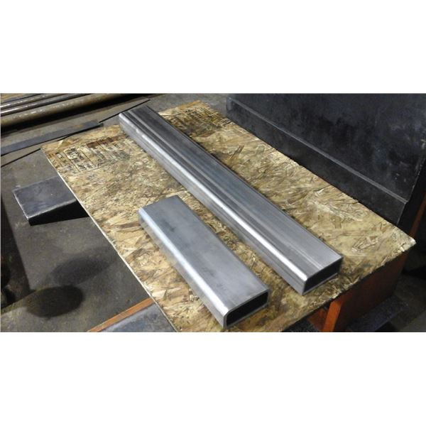 Tube rectangulaire stainless 1 morceau de 2"x4"x1/4"x12 et 1 morceau de 2"x4"x3/16"x30"