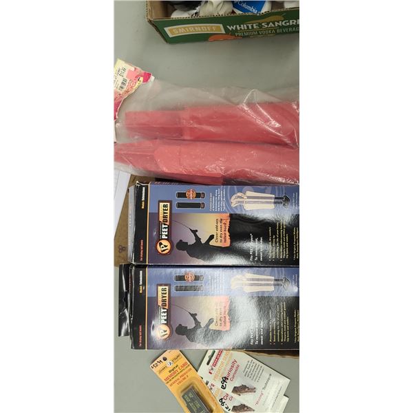 FEET DRYER QTY 3, PREDATOR SENSE QTY 2, CALL MEMORY CARD, ACTIVE CREAM\