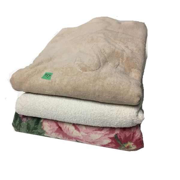 Bath Towels                                                               Qty 3