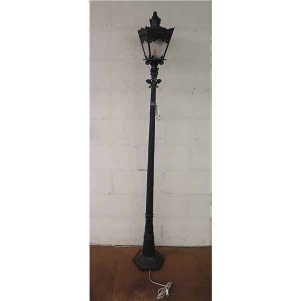 Black Electric Streetlight Lamp w/ Pedestal Base 72" Tall