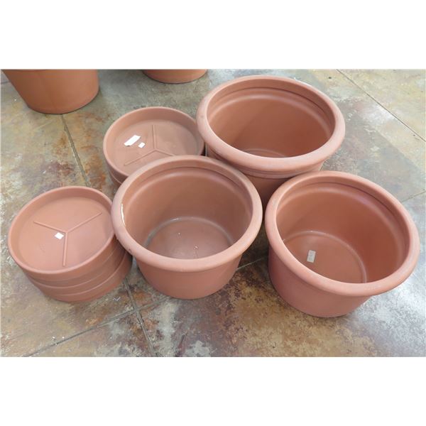 Qty 3 Terra Cotta-Look Plastic Planters 18-21"D x 14"H & Tray Base