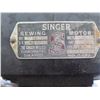 Image 9 : Vintage Singer Sewing Machine BA-3-8S in Wood & Metal Folding Cabinet Table
