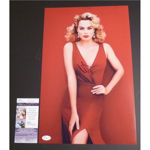 Autograph Signed Margot Robbie Photo