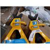 Image 2 : PAIR OF 3 TON JACK STANDS