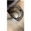 Image 2 : 4 ft shop light and tub of electrical cords with trouble light