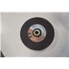 Image 2 : 4 WALTER 9 INCH ABRASIVE DISCS AND HONEYWELL HEATER
