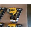Image 4 : 4 DEWALT CORDLESS 10V NAIL GUNS