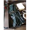 Image 3 : Lot of new green work gloves, 3 shackles and Case