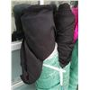 Image 2 : 5 foot roll of black fabric