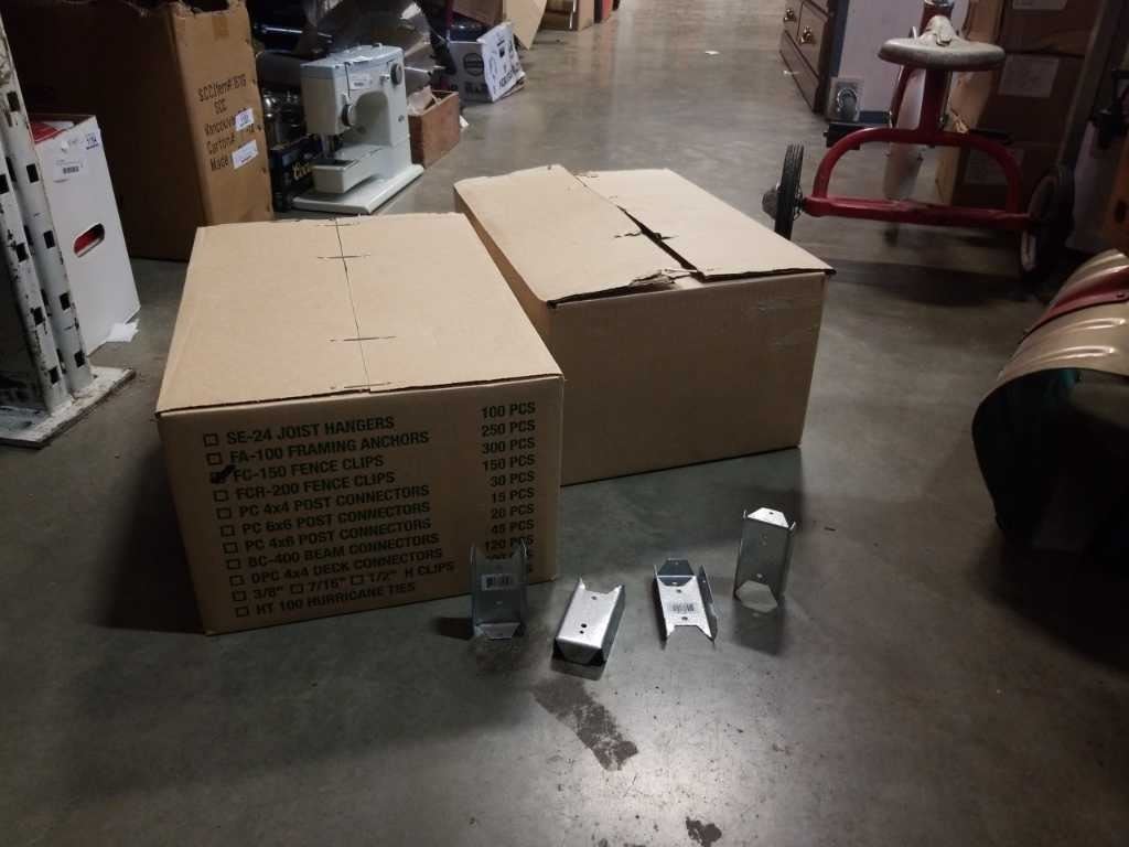 2 BOXES OF TIMBER LOK FENCE CLIPS - 600 PIECES