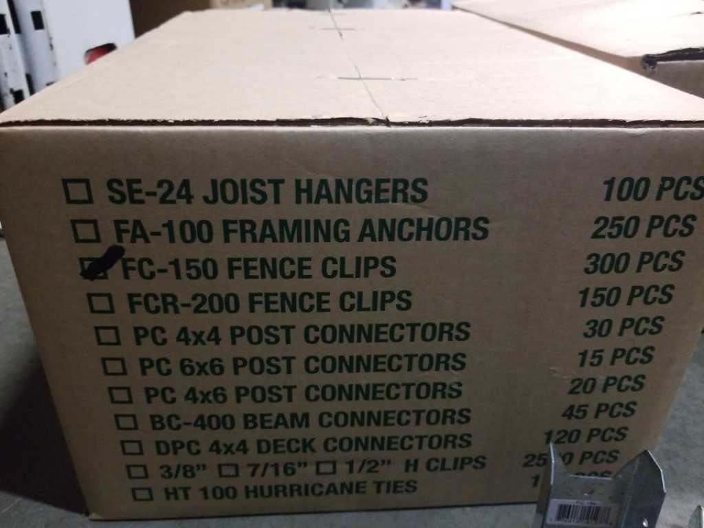 2 BOXES OF TIMBER LOK FENCE CLIPS - 600 PIECES - Big Valley Auction